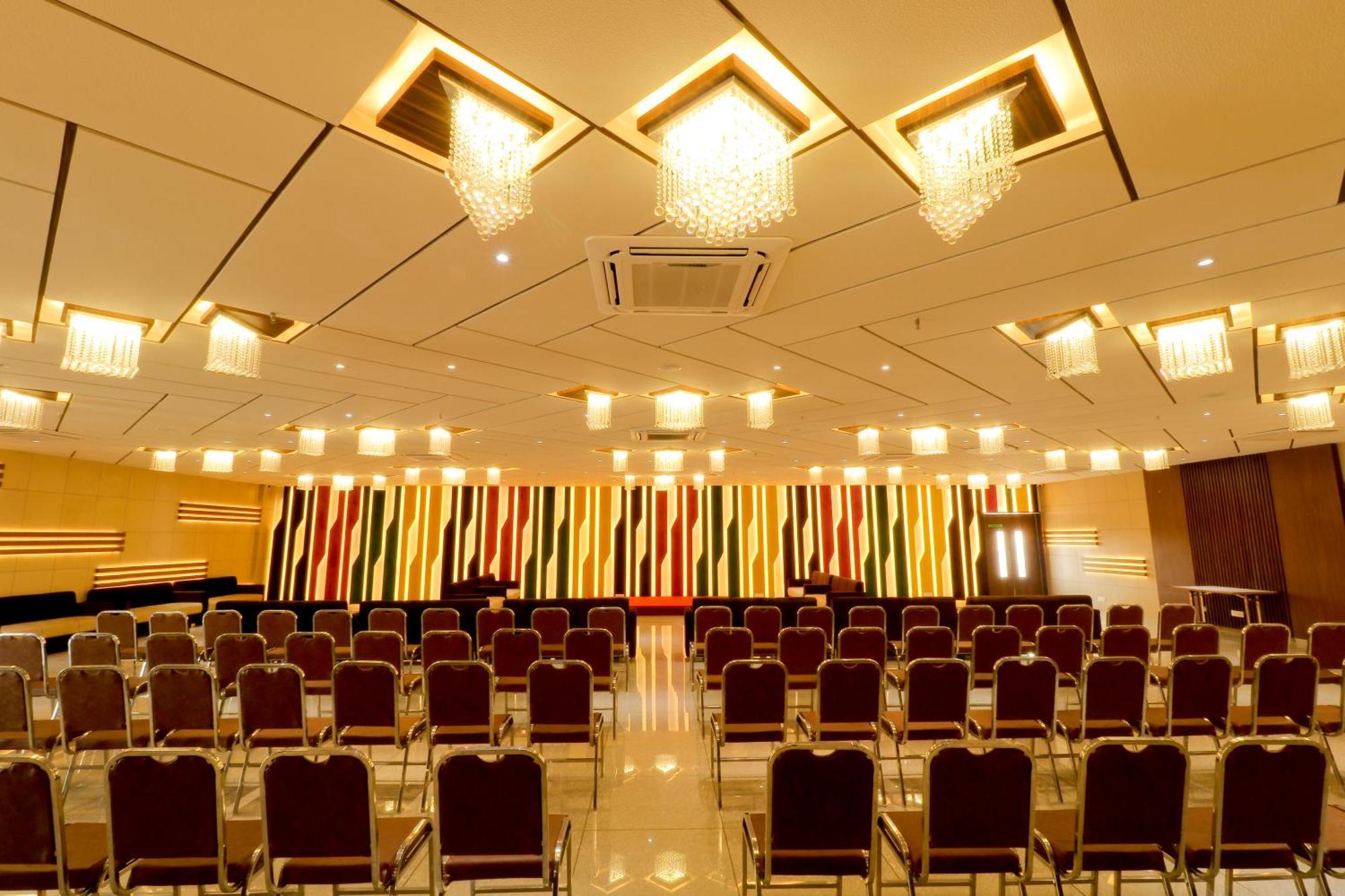 Hotel Grand Darshan Vadodara Eksteriør billede