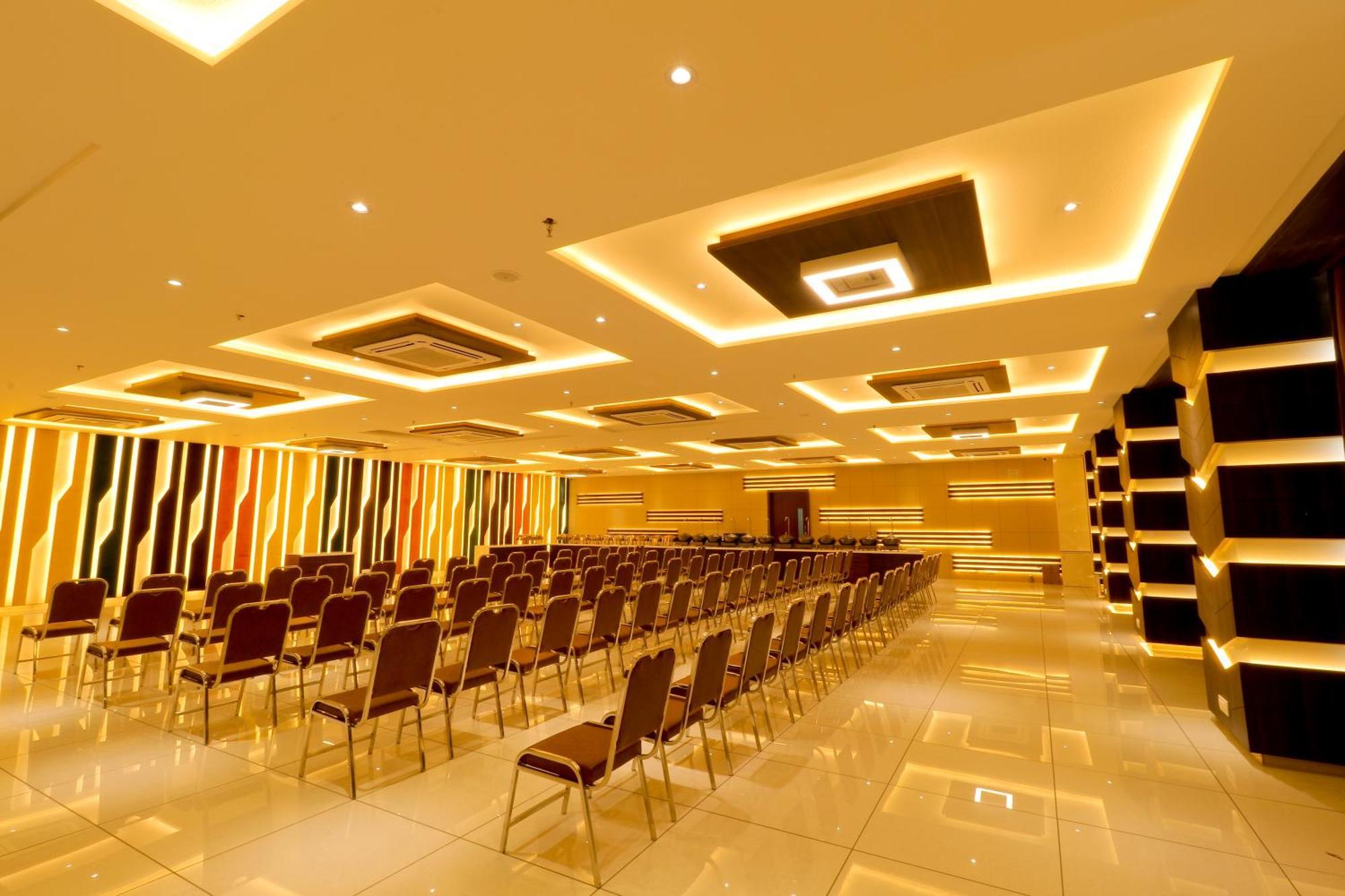 Hotel Grand Darshan Vadodara Eksteriør billede