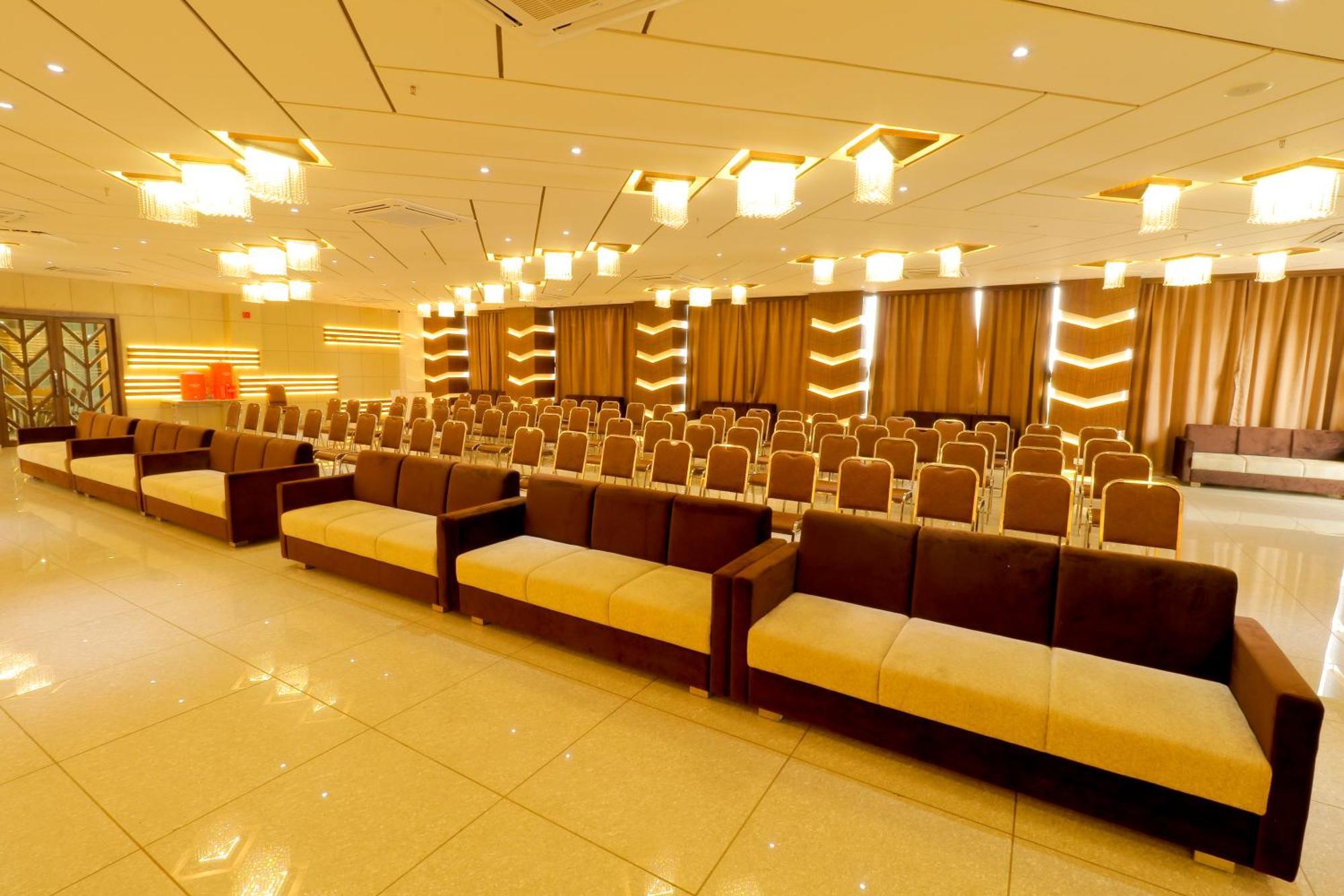 Hotel Grand Darshan Vadodara Eksteriør billede