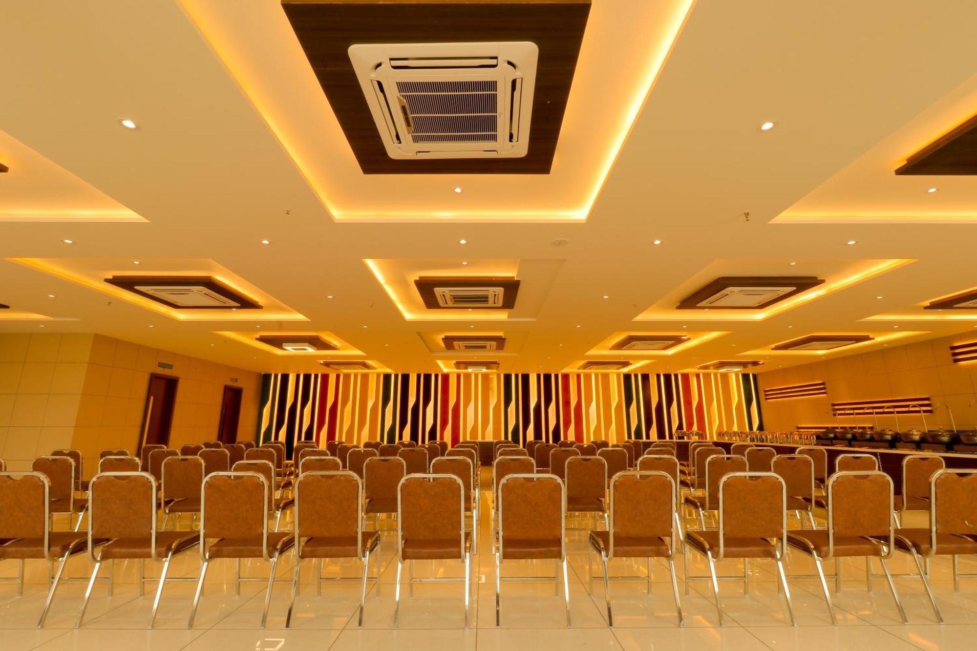Hotel Grand Darshan Vadodara Eksteriør billede